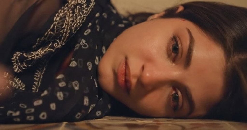 Kinza Hashmi playing Rubab in the Pakistani drama Leader