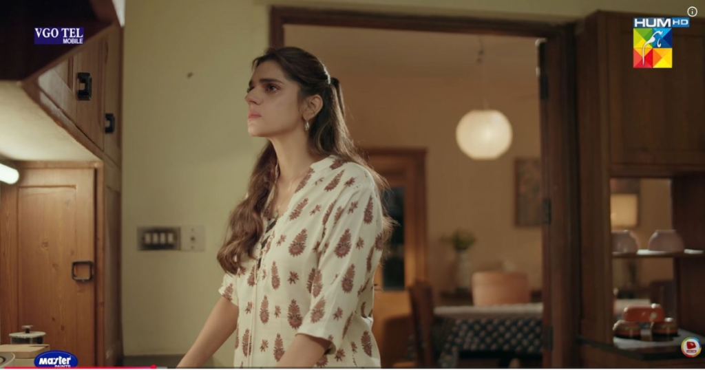 Sara looks sad and worried in the drama Gulbahar Episode 