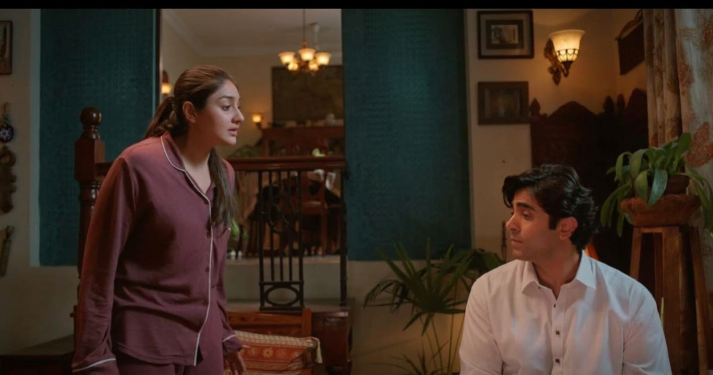 Zaryab fighting with Abu Bakar over the ayat wallpaper on her phone in Dar e Nijat episode 23