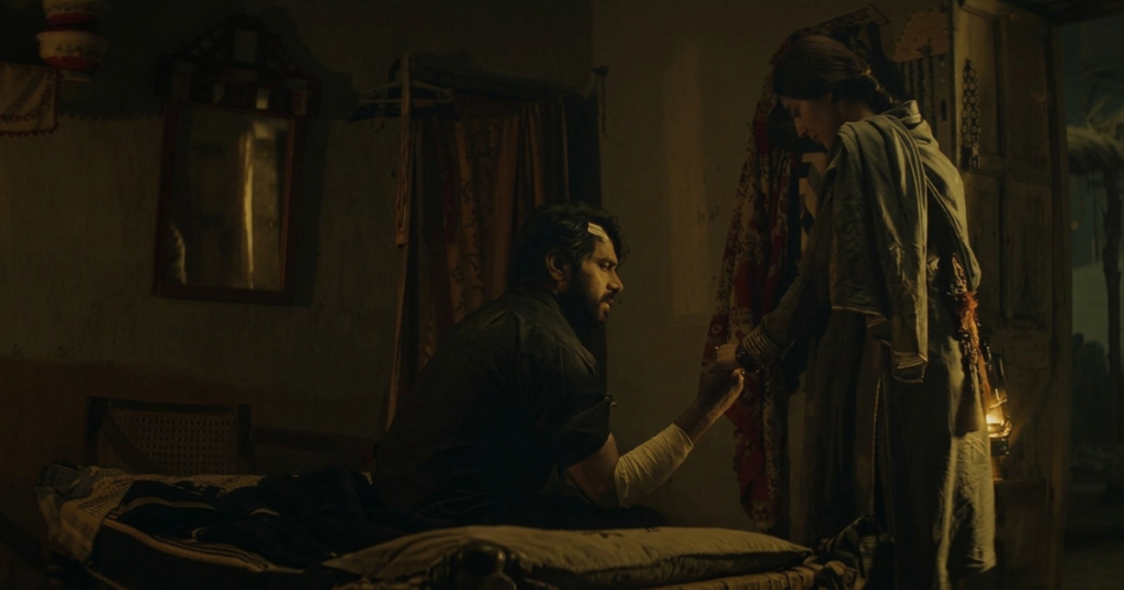 Baala preparing to propose to Qamarunnisa in Mitti De Baway Episode 11