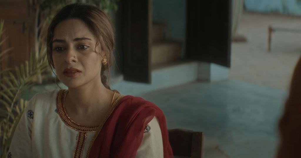 Zareena hurt by Baala in Mitti De Baway Episode 11
