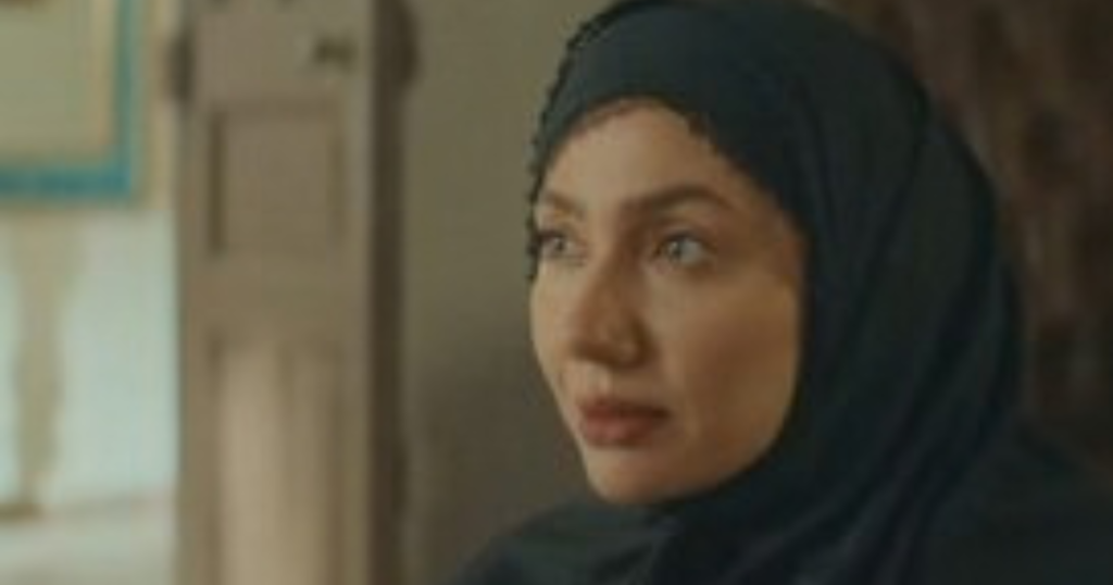 Bilquees Bibi's composed, pious present day appearance in Mitti De Baway latest episode