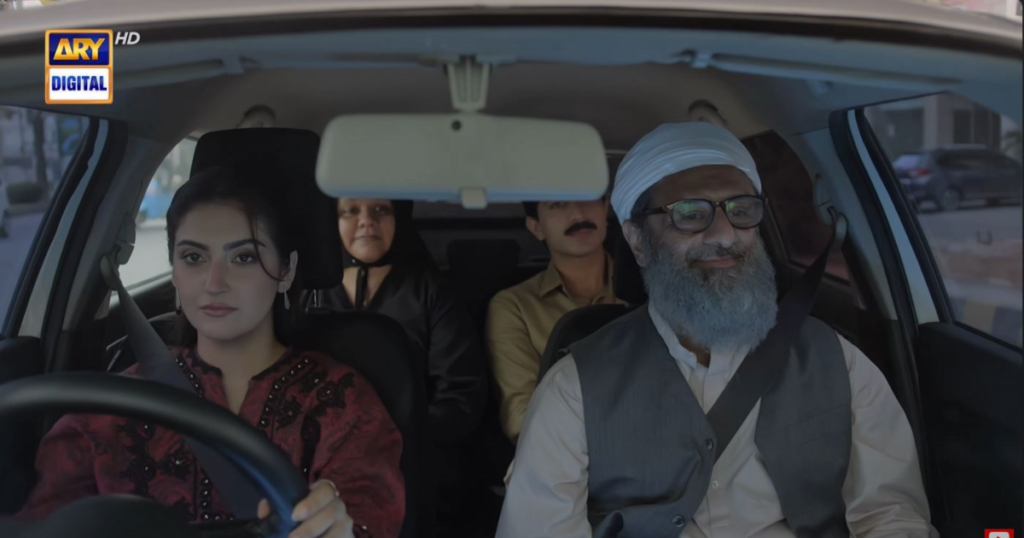 Mahnoor driving Hadi and his parents in the funny car scene from Rutba episode 1