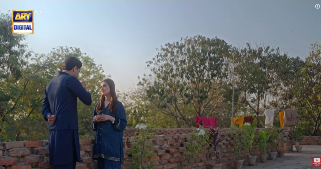 Hadi showing his village home and mud roof to Mahnoor in Rutba episode 2