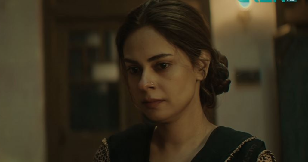 Zareena demanding household money from Baala before he leaves in Mitti De Baway episode 9